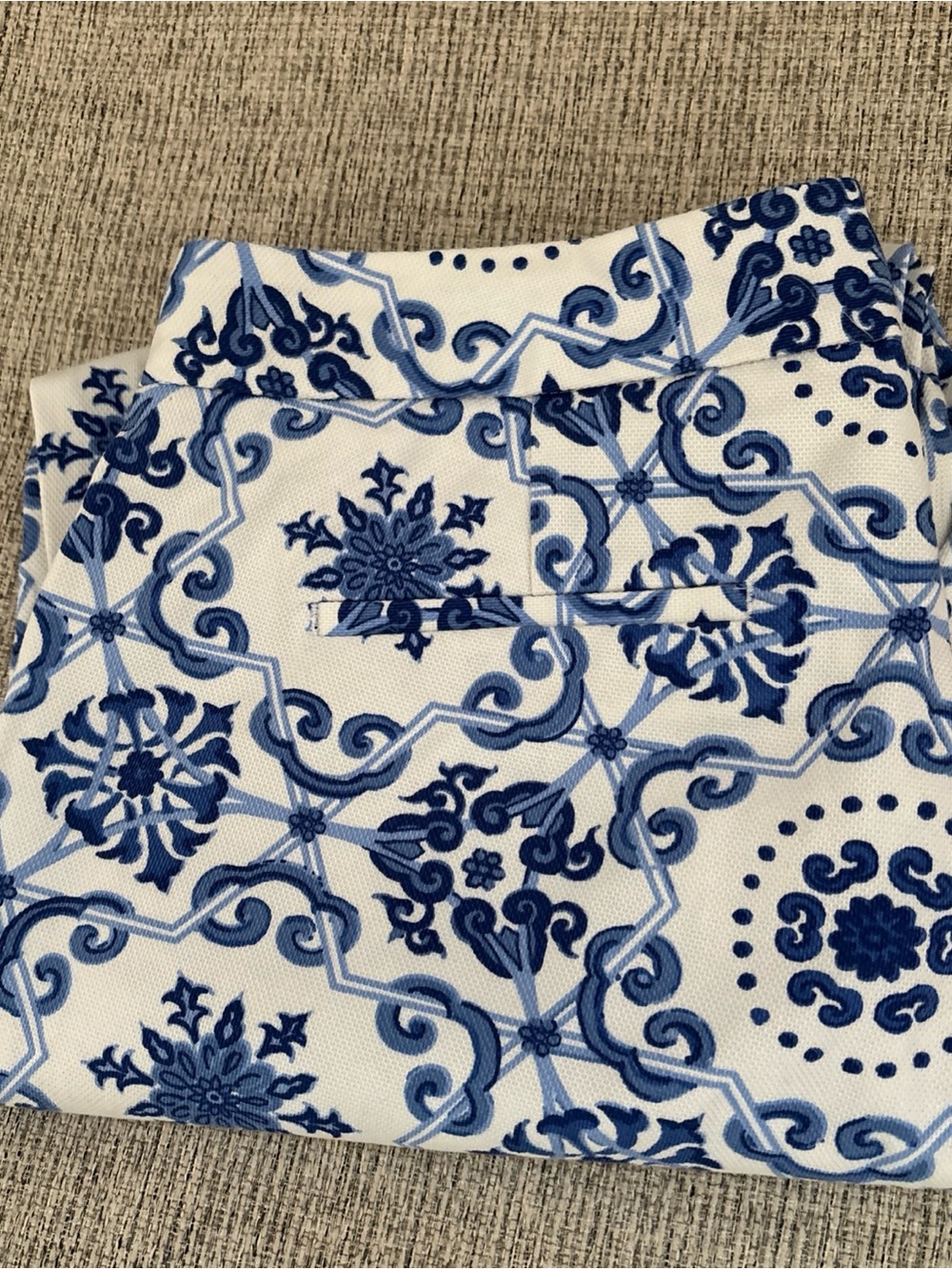 Sz 8 Talbots White women’s Pants with Blue Tile Print used w defect: stain - Picture 15 of 15